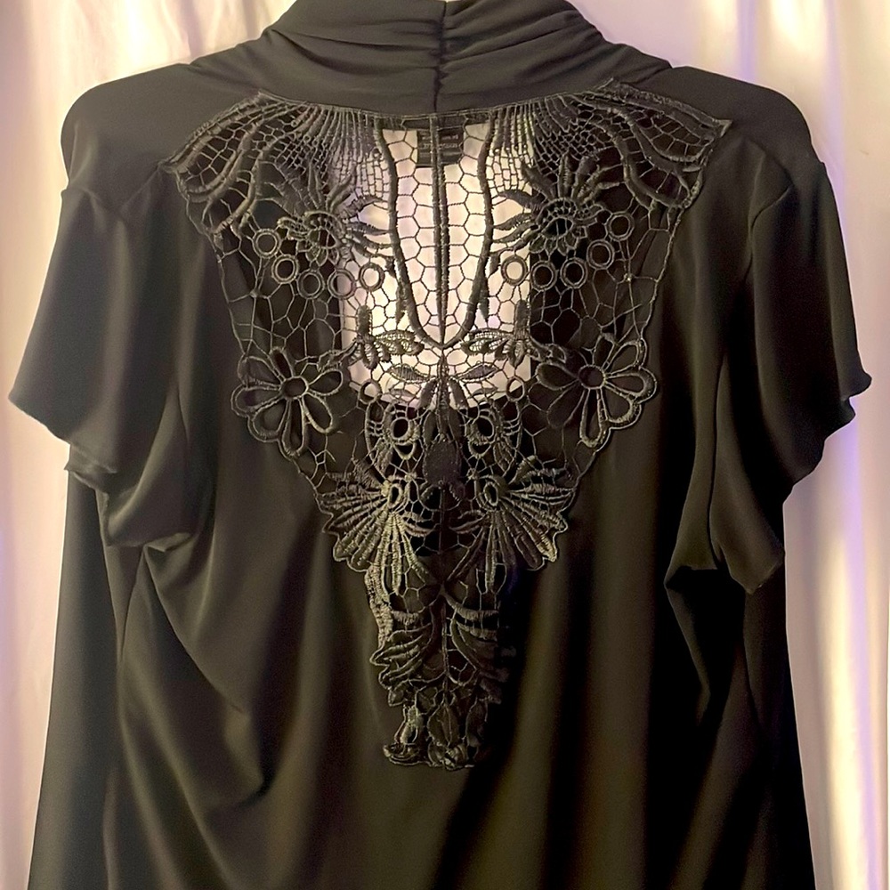 Susan Lawrence black short sleeved woman’s top, Size L. - Picture 3 of 5
